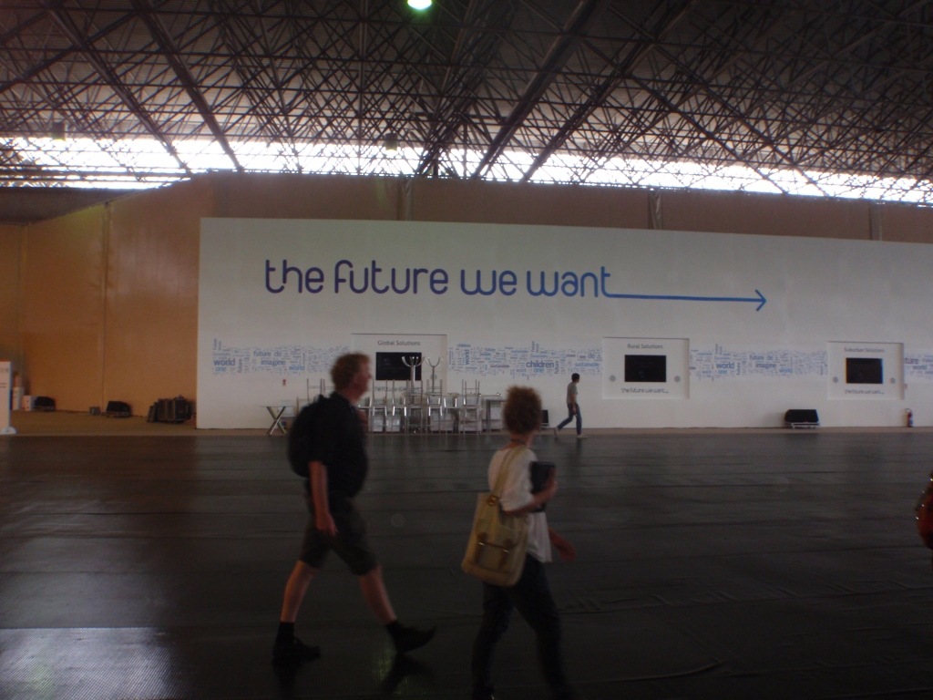 The Future we want. Rio20konferencens motto. Sidste dag broed en stor gruppe ud af centeret og raabte The future we want was not made here. Og det har de sku ret i. 
